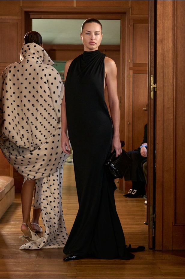 مجموعة  Jacquemus لربيع وصيف 2025 الكثير من التميّز