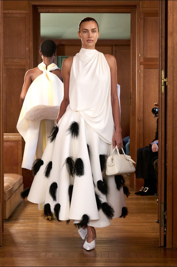 مجموعة  Jacquemus لربيع وصيف 2025 الكثير من التميّز