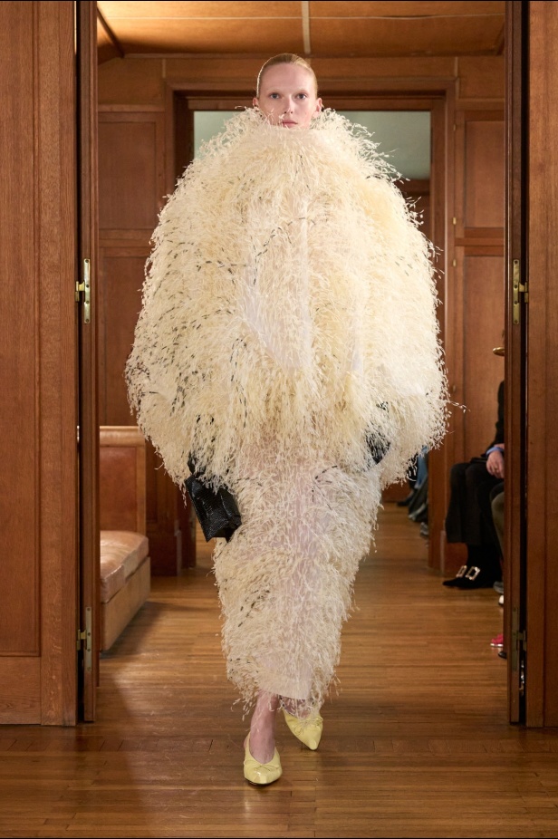 مجموعة  Jacquemus لربيع وصيف 2025 الكثير من التميّز