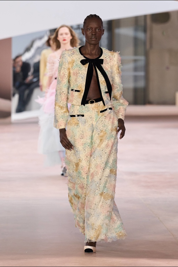 مجموعة Chanel ربيع و صيف 2025 للأزياء الراقية
