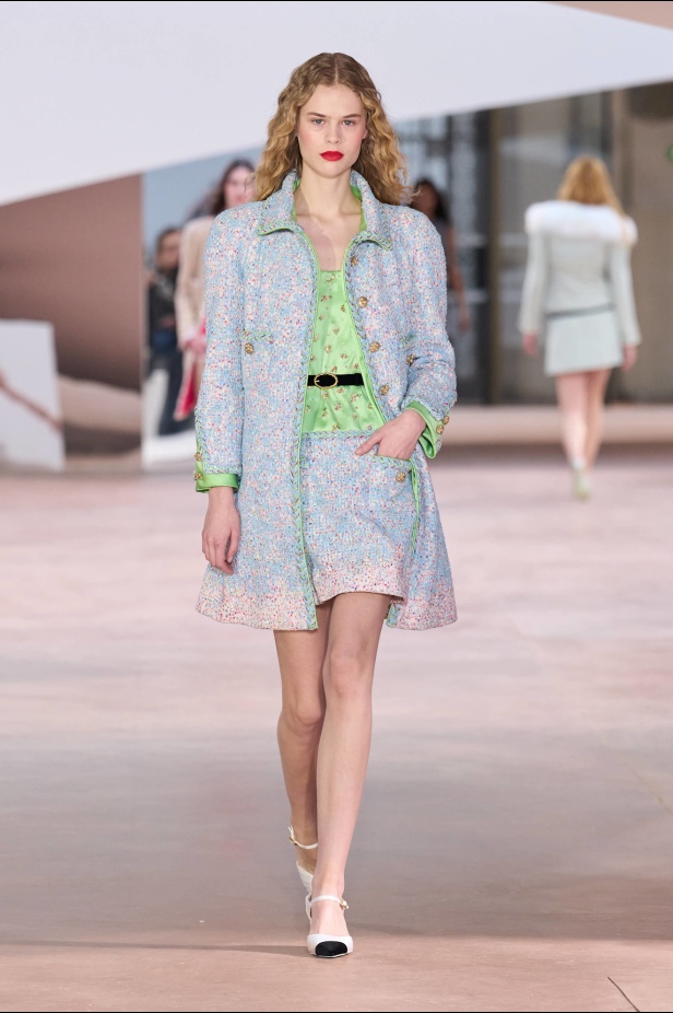 مجموعة Chanel ربيع و صيف 2025 للأزياء الراقية