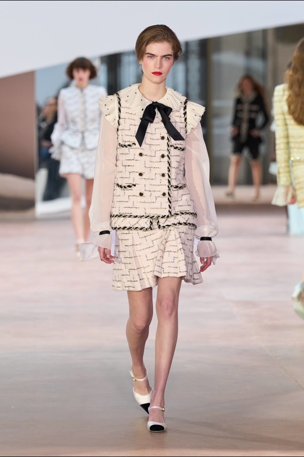 مجموعة Chanel ربيع و صيف 2025 للأزياء الراقية