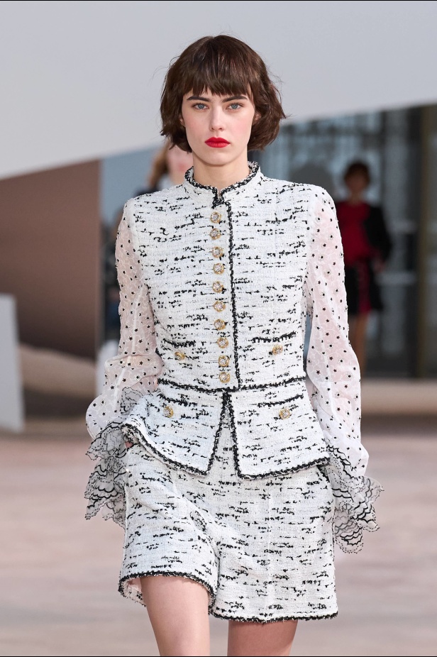 مجموعة Chanel ربيع و صيف 2025 للأزياء الراقية