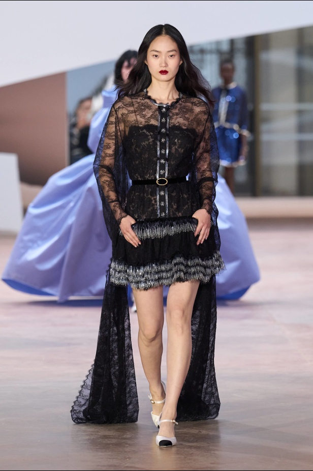 مجموعة Chanel ربيع و صيف 2025 للأزياء الراقية