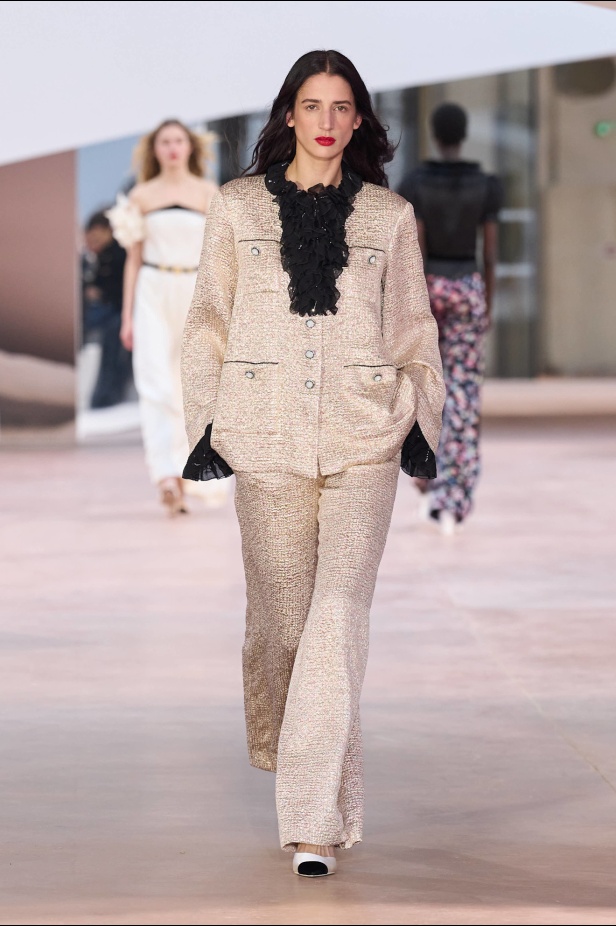 مجموعة Chanel ربيع و صيف 2025 للأزياء الراقية