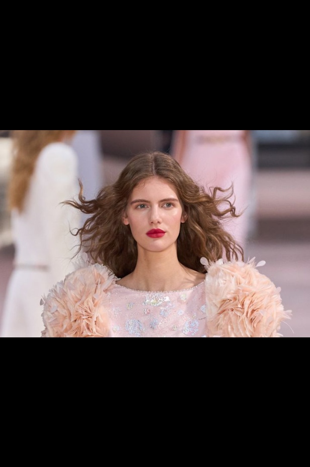 مجموعة Chanel ربيع و صيف 2025 للأزياء الراقية