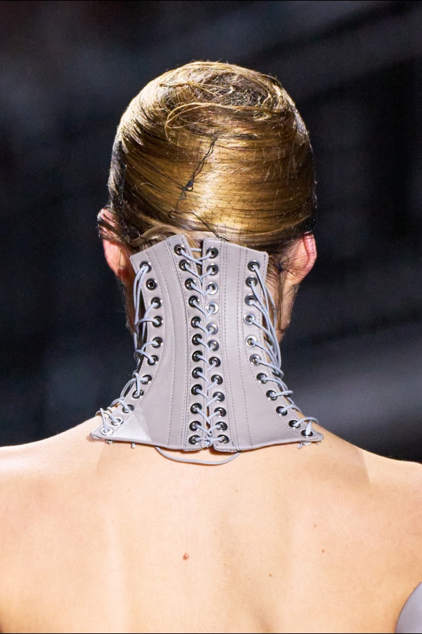 مجموعة Le Naufrage التي قدمها لودفيك دو سان سيرنين بدت كتحية ابداعة لإرث جان بول غوتييه