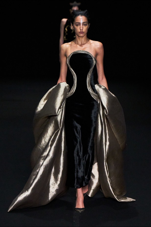 مجموعة Gaurav Gupta لصيف 2025 