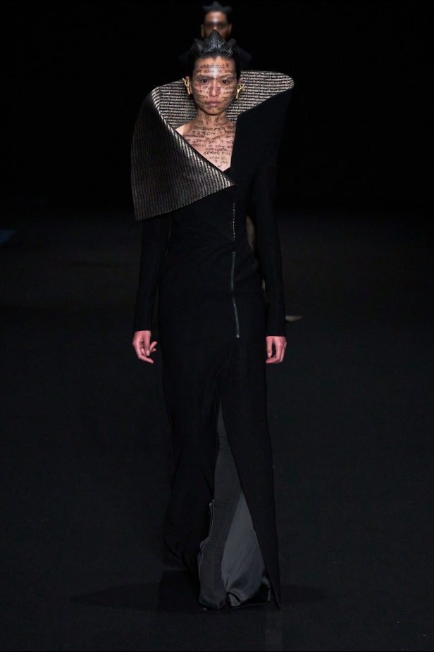 مجموعة Gaurav Gupta لصيف 2025 