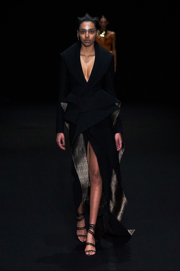 مجموعة Gaurav Gupta لصيف 2025 