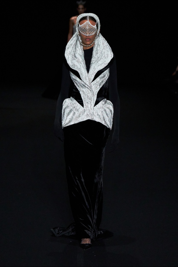 مجموعة Gaurav Gupta لصيف 2025 