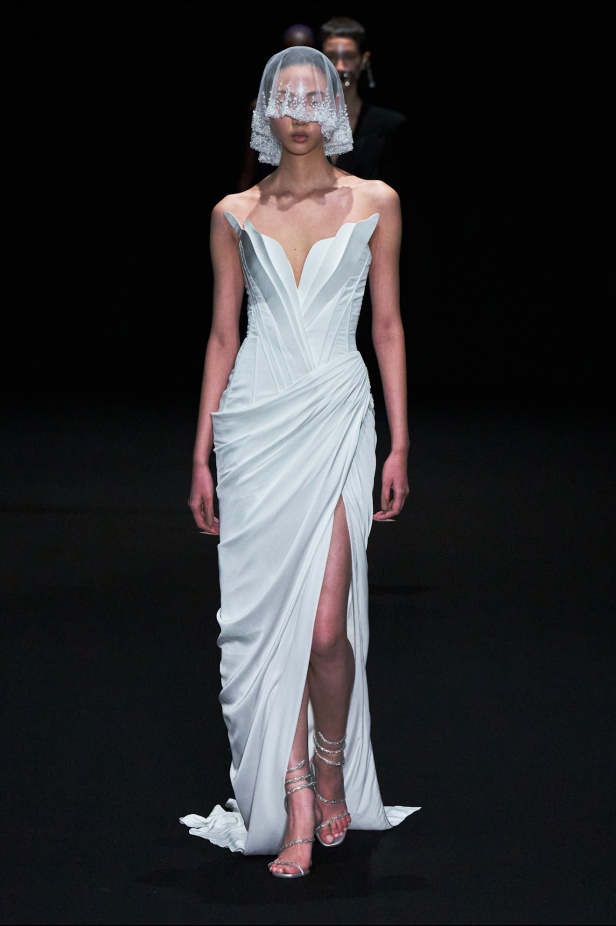 مجموعة Gaurav Gupta لصيف 2025 