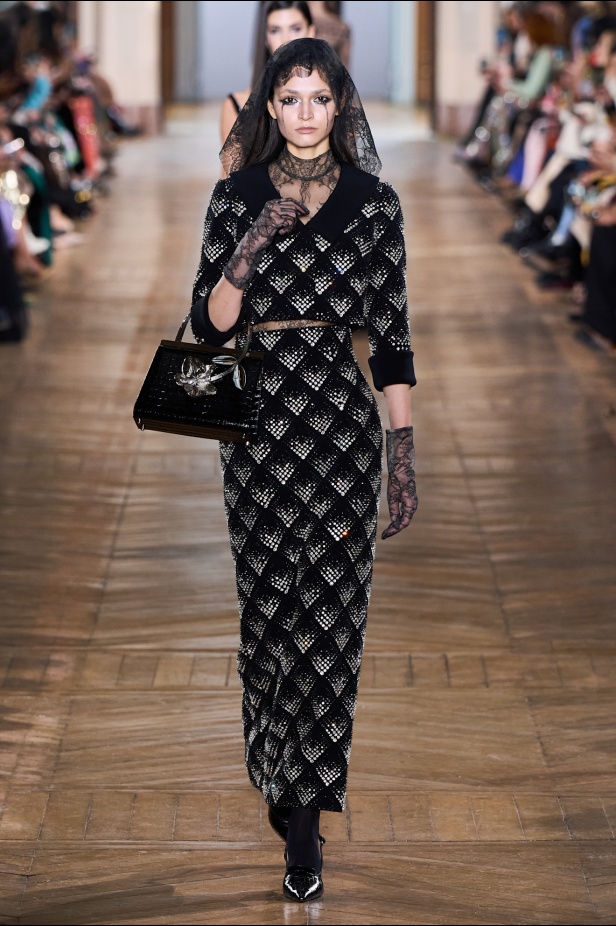 مجموعة جورج حبيقة للأزياء الراقية لربيع 2025