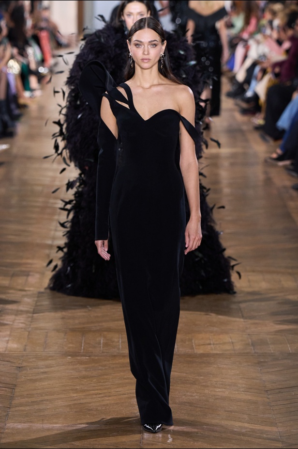 مجموعة جورج حبيقة للأزياء الراقية لربيع 2025