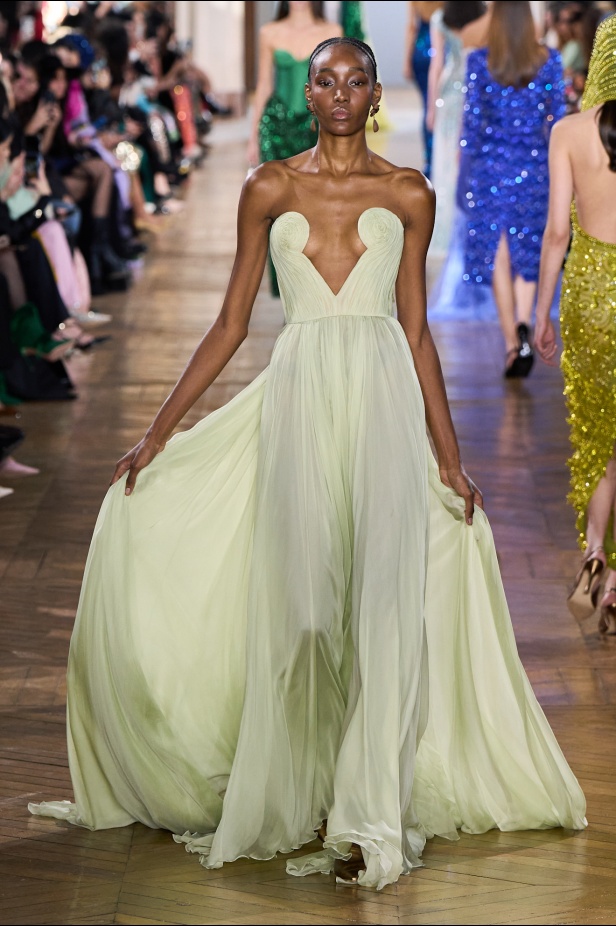 مجموعة جورج حبيقة للأزياء الراقية لربيع 2025