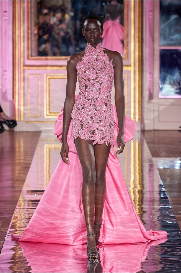 مجموعة Zuhair Murad للأزياء الراقية لربيع 2025 