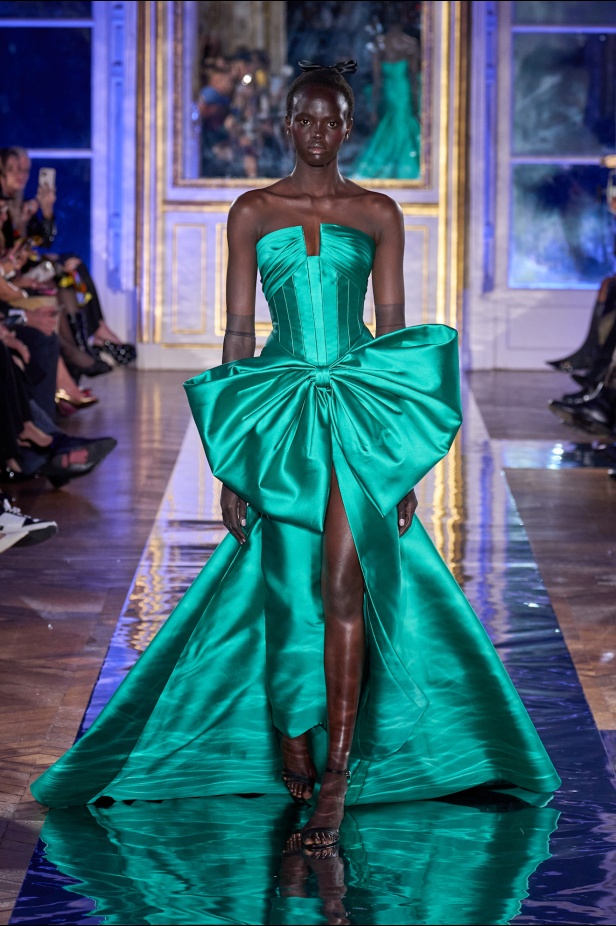 مجموعة Zuhair Murad للأزياء الراقية لربيع 2025 