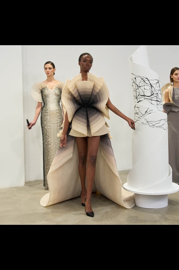 مجموعة رامي العلي للأزياء الراقية لربيع وصيف 2025