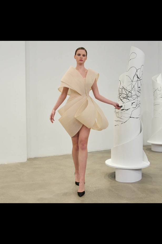 مجموعة رامي العلي للأزياء الراقية لربيع وصيف 2025