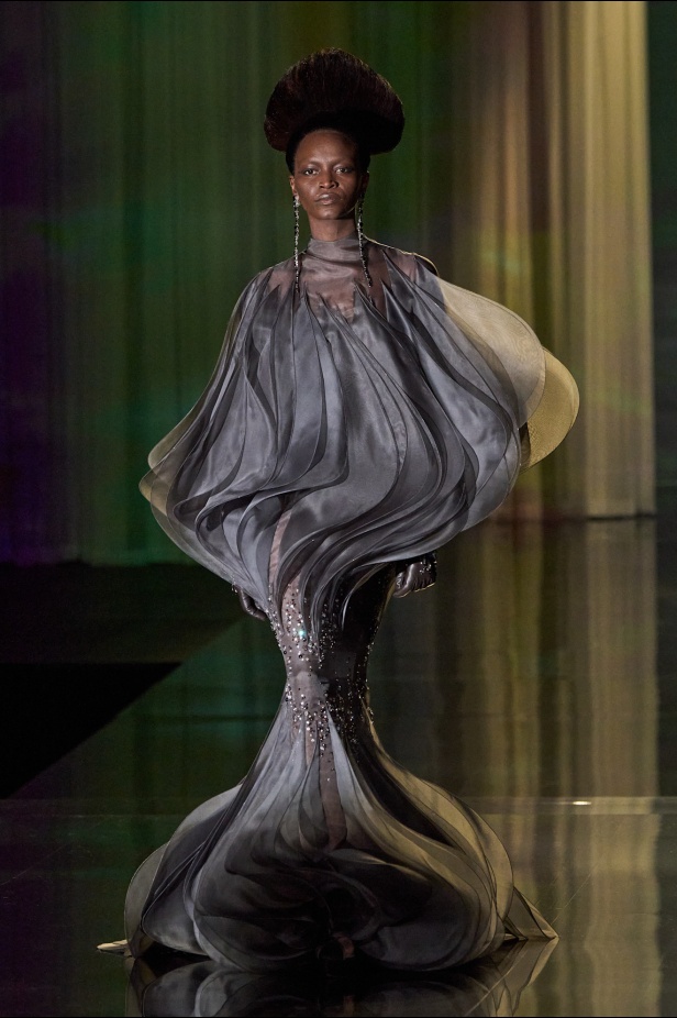 مجموعة Stephane Rolland للأزياء الراقية لربيع 2025 