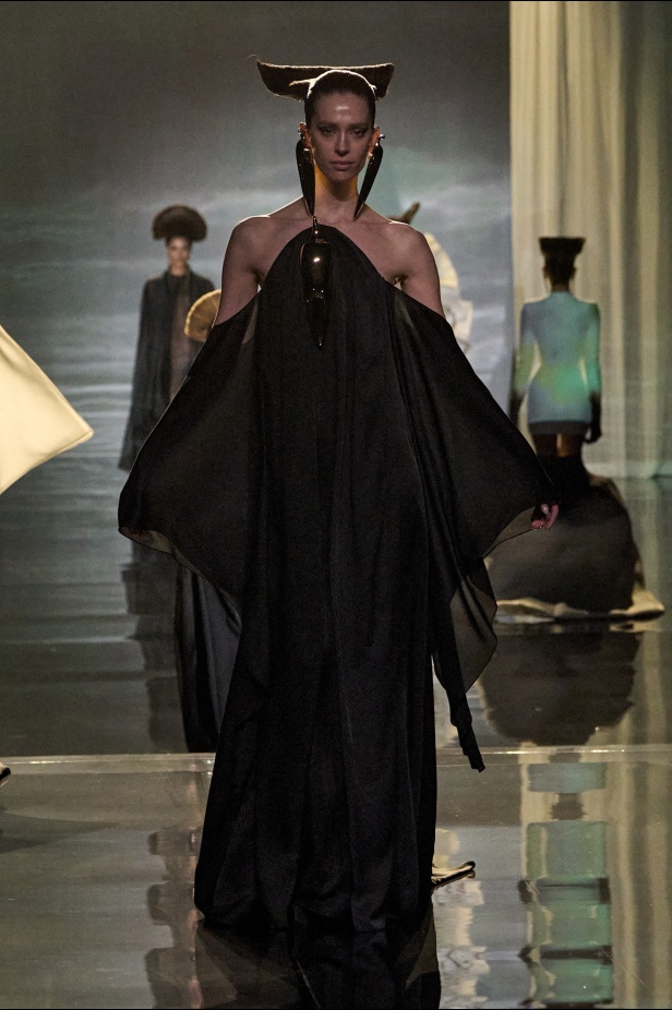 مجموعة Stephane Rolland للأزياء الراقية لربيع 2025 