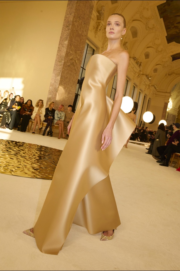 Schiaparelli ربيع 2025 للأزياء الراقية