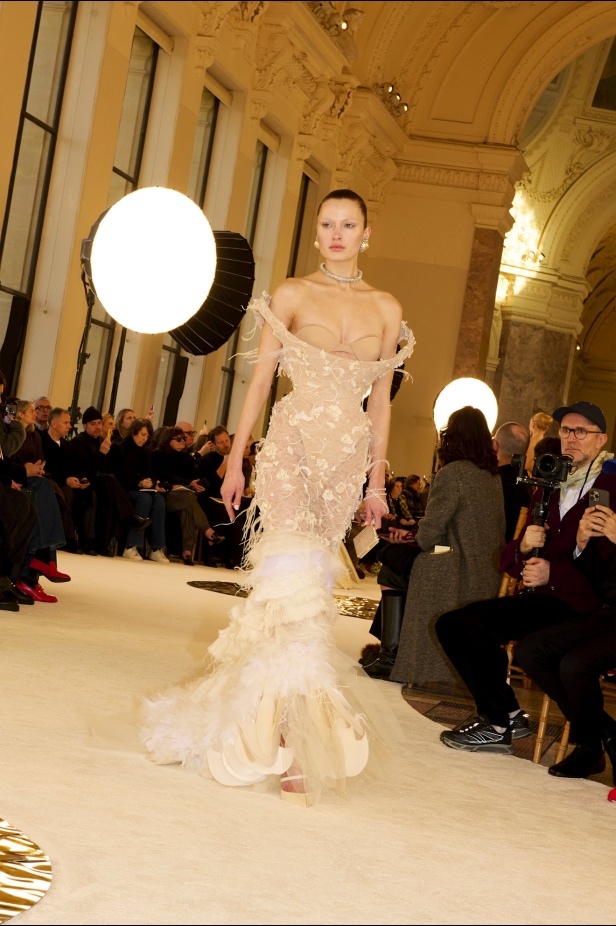 Schiaparelli ربيع 2025 للأزياء الراقية