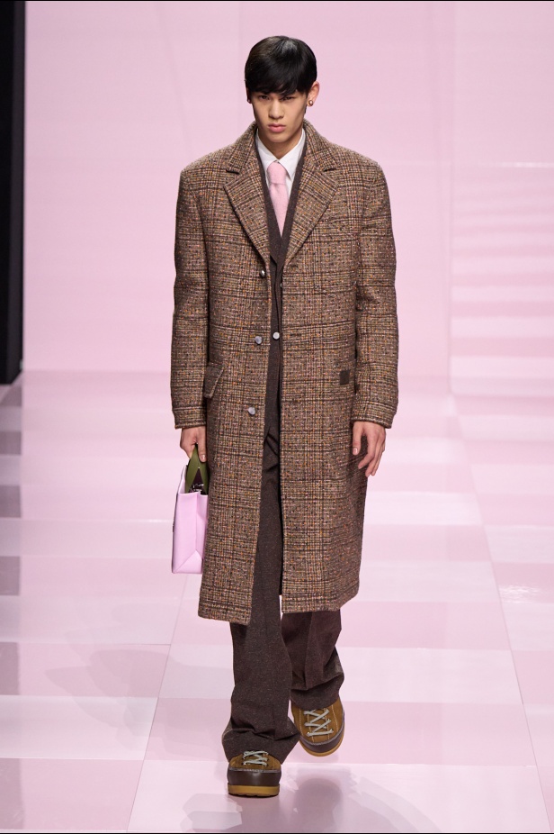 مجموعة خريف و شتاء 2025 للملابس الرجالية من Louis Vuitton