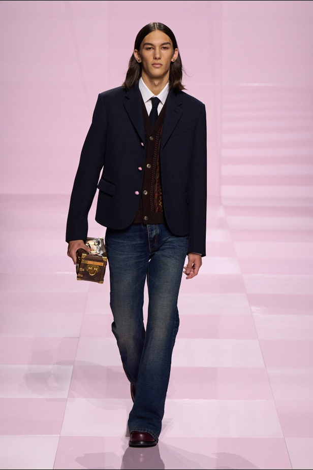 مجموعة خريف و شتاء 2025 للملابس الرجالية من Louis Vuitton