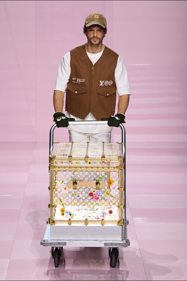 مجموعة خريف و شتاء 2025 للملابس الرجالية من Louis Vuitton