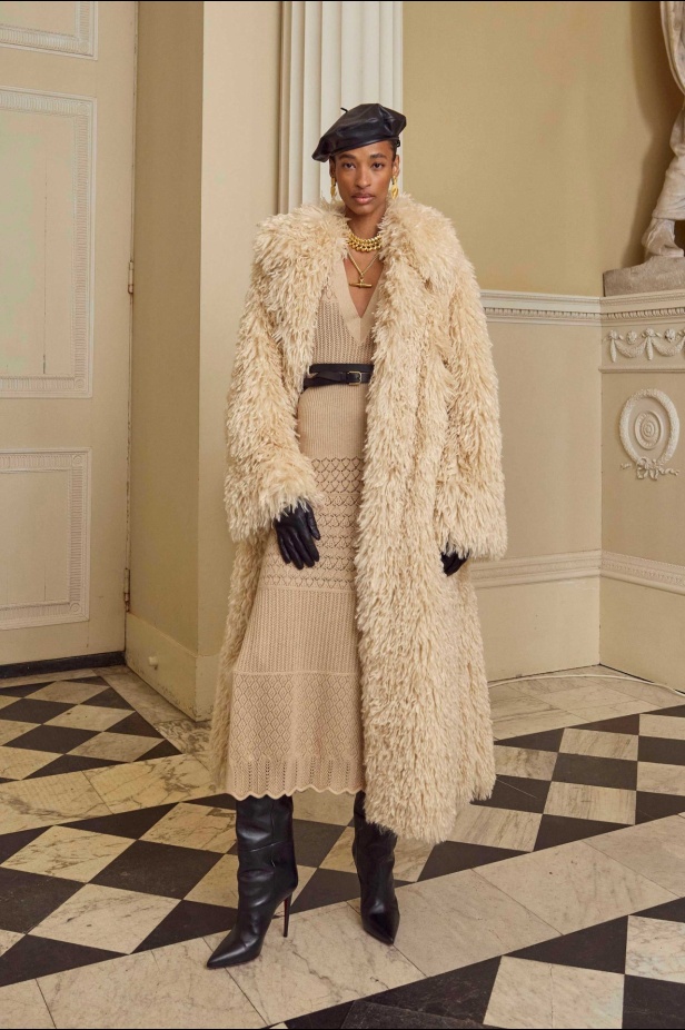 عرض أزياء Temperley London لخريف وشتاء 2025-2026