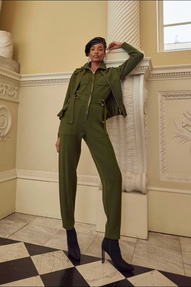 عرض أزياء Temperley London لخريف وشتاء 2025-2026