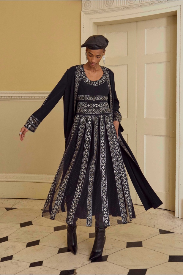 عرض أزياء Temperley London لخريف وشتاء 2025-2026