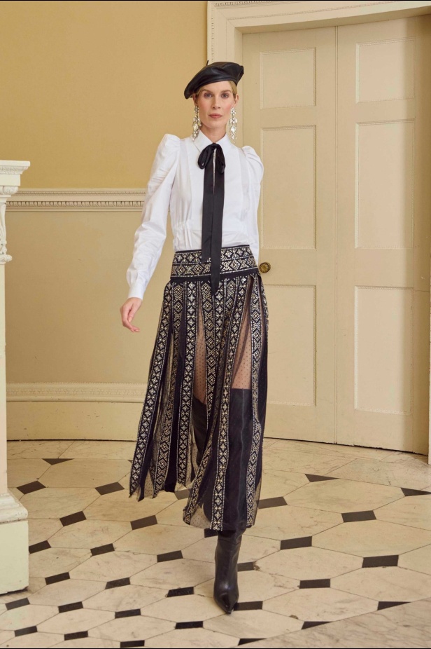 عرض أزياء Temperley London لخريف وشتاء 2025-2026