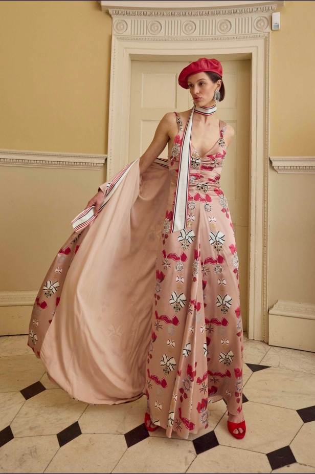 عرض أزياء Temperley London لخريف وشتاء 2025-2026