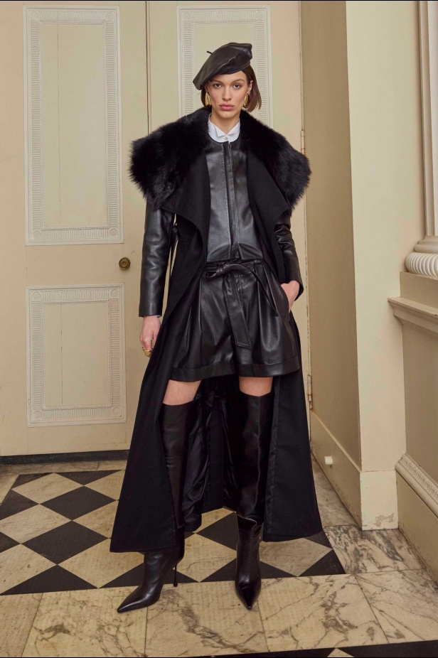 عرض أزياء Temperley London لخريف وشتاء 2025-2026