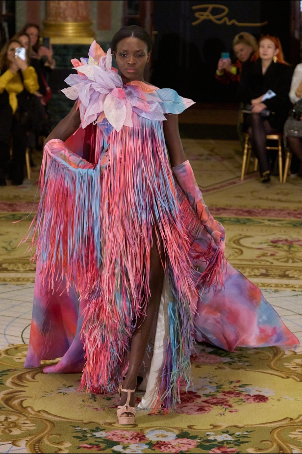  روبير أبي نادر يكشف أسرار الأناقة الملكية في ربيع وصيف 2025