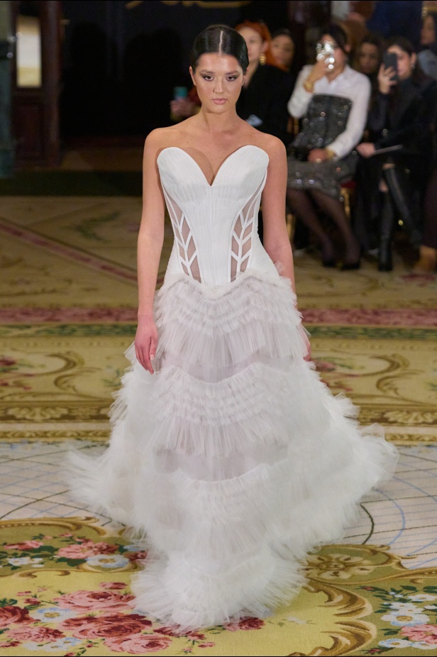  روبير أبي نادر يكشف أسرار الأناقة الملكية في ربيع وصيف 2025