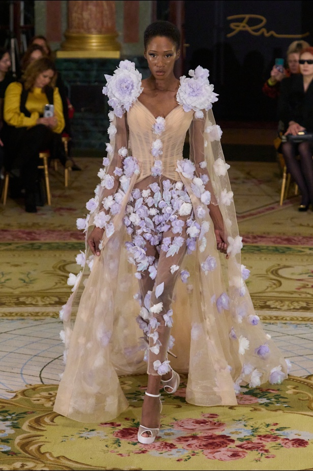  روبير أبي نادر يكشف أسرار الأناقة الملكية في ربيع وصيف 2025