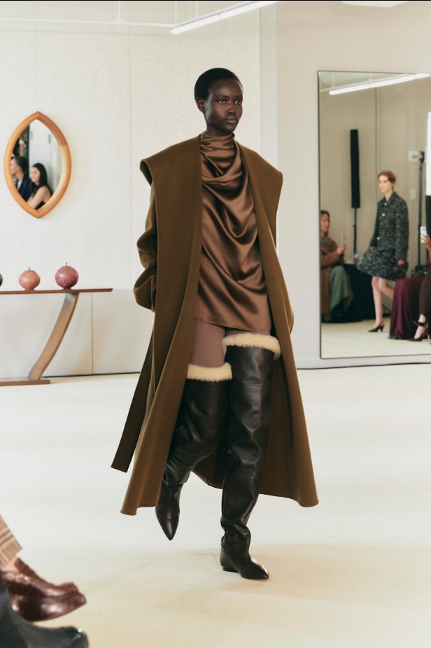 عودة إلى جوهر الاناقة في "التوزارا" لخريف وشتاء 2025 للملابس الجاهزة