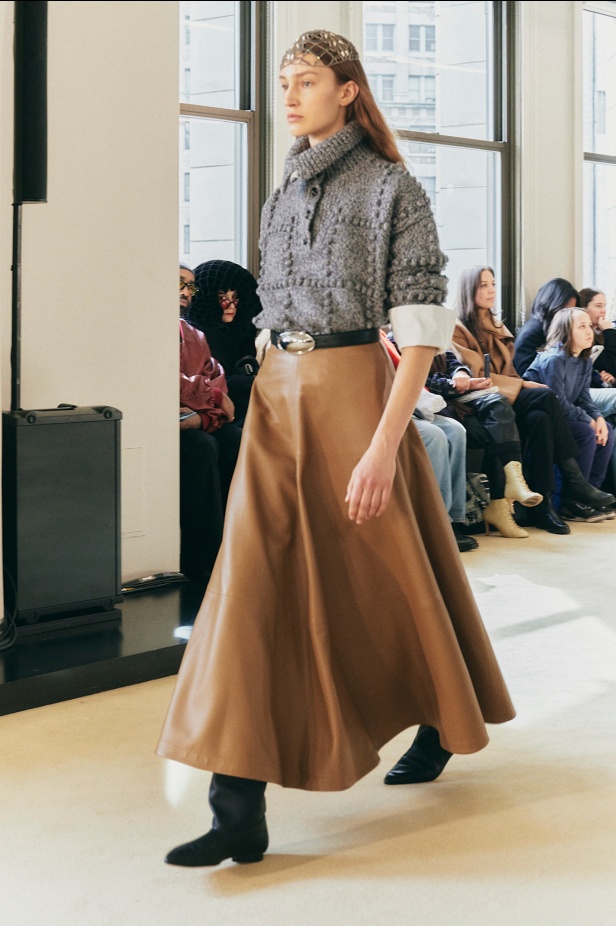 عودة إلى جوهر الاناقة في "التوزارا" لخريف وشتاء 2025 للملابس الجاهزة