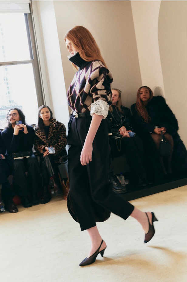 عودة إلى جوهر الاناقة في "التوزارا" لخريف وشتاء 2025 للملابس الجاهزة