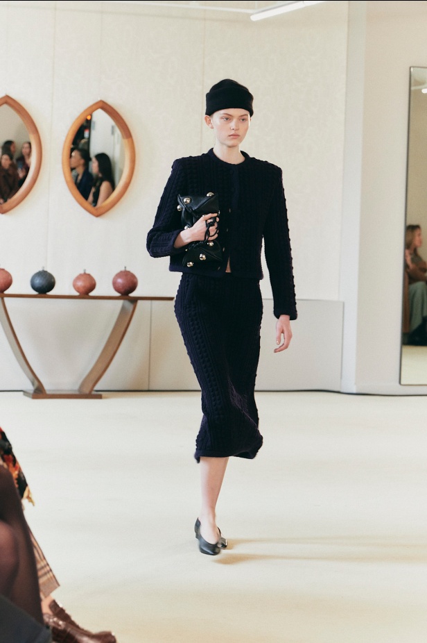 عودة إلى جوهر الاناقة في "التوزارا" لخريف وشتاء 2025 للملابس الجاهزة