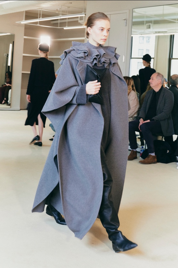 عودة إلى جوهر الاناقة في "التوزارا" لخريف وشتاء 2025 للملابس الجاهزة