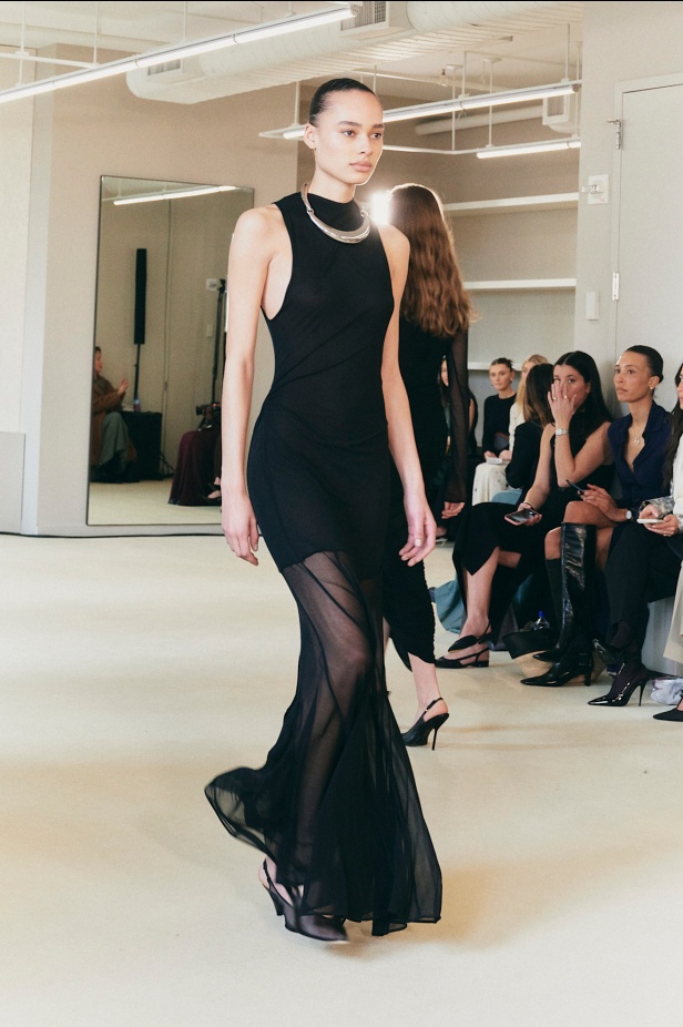 عودة إلى جوهر الاناقة في "التوزارا" لخريف وشتاء 2025 للملابس الجاهزة