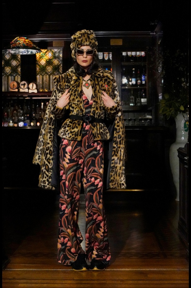 مجموعة أنا سوي لخريف وشتاء 2025 رواية تاريخية مرحة وجريئة