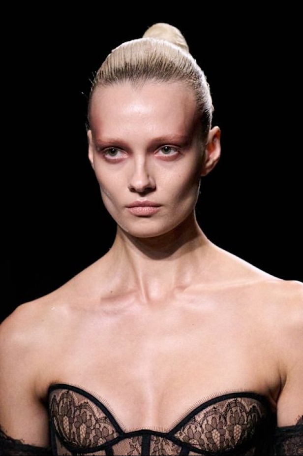 مجموعة Ashi Studio ربيع و صيف 2025 للأزياء الراقية