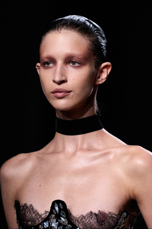 مجموعة Ashi Studio ربيع و صيف 2025 للأزياء الراقية