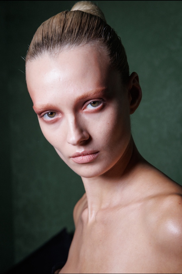 مجموعة Ashi Studio ربيع و صيف 2025 للأزياء الراقية