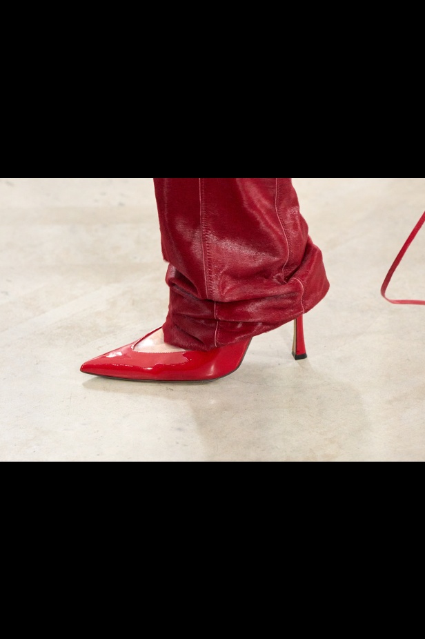 في أول مجموعة تحمل توقيعه لـ Blumarine ديفيد كوما يكرّم الأنوثة في السينما الإيطالية